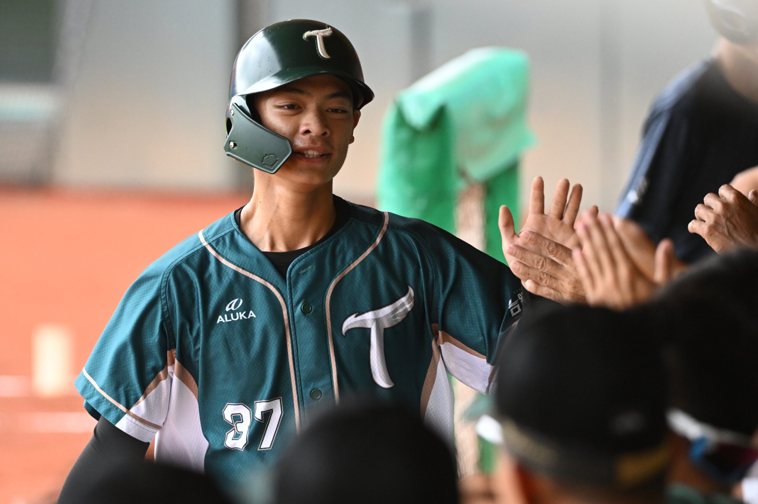 Read more about the article 顏清浤猛敲4安 台鋼雄鷹10：2戰勝桃園市