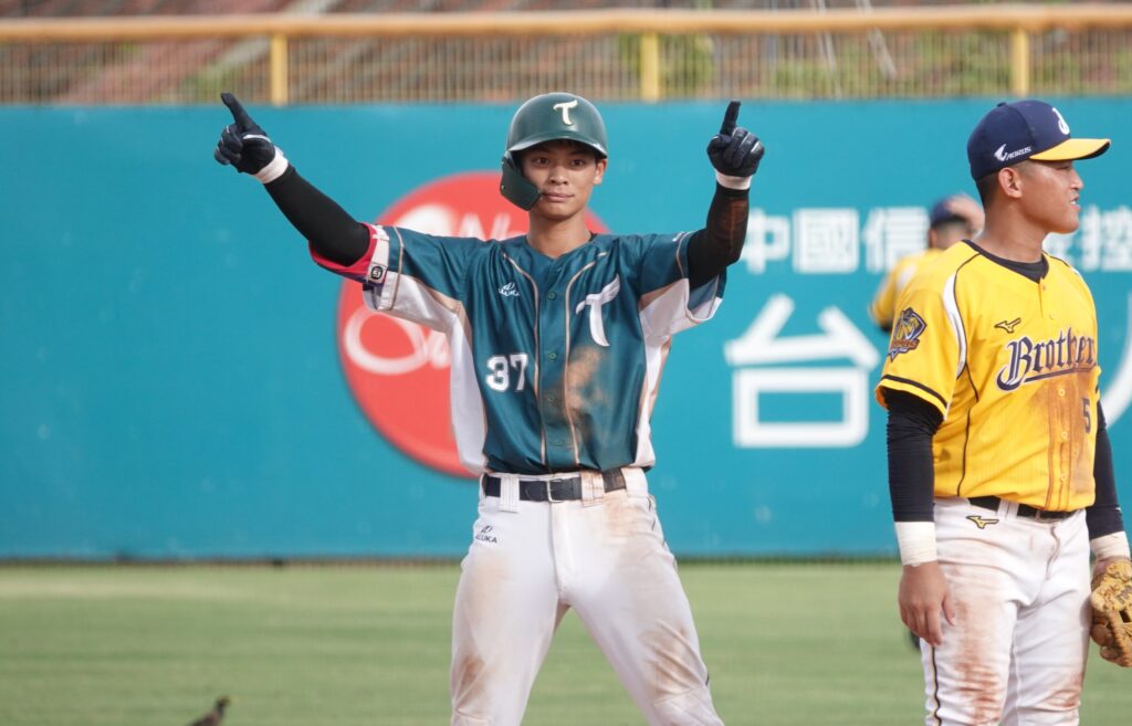 顏清浤打下勝利打點 與紀慶然同場4安演出